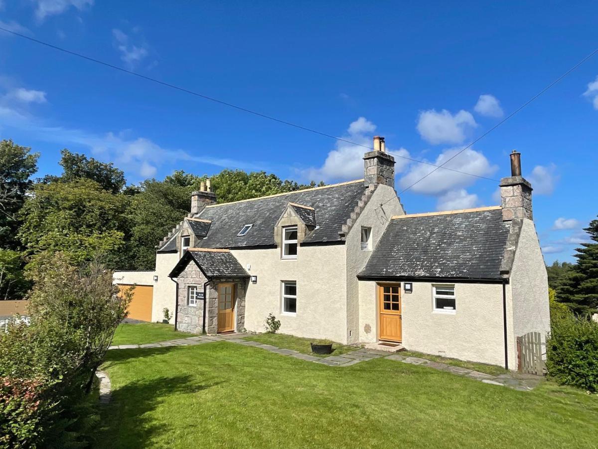 The Old Schoolhouse Villa Tongue Exterior photo